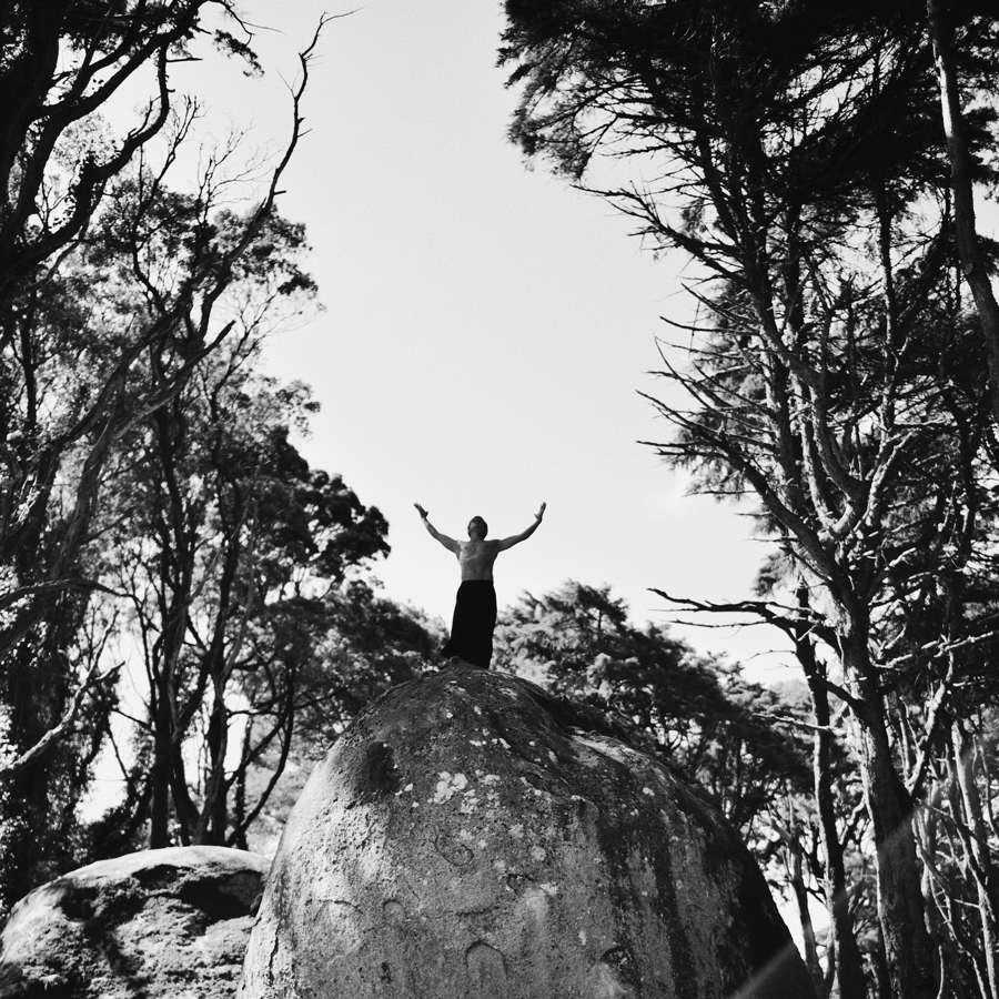 日常生活に統合できる実用的なツールを提供し、あなたの存在価値をあらゆる側面から向上させる新しいマインドセット(考え方の習慣)を作り出します。